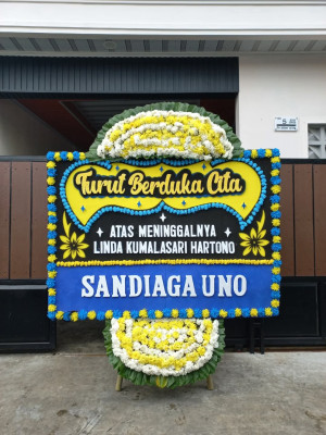 Papan Bunga Duka di Danau Paris